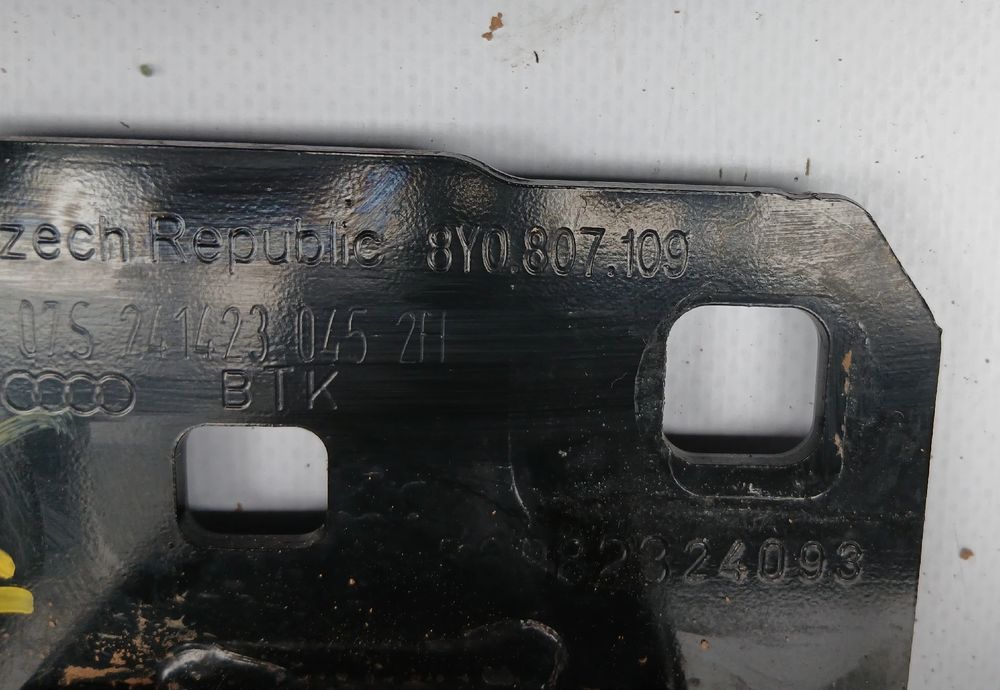 Reforço pára-choques frente AUDI A3 Limousine (8YS)