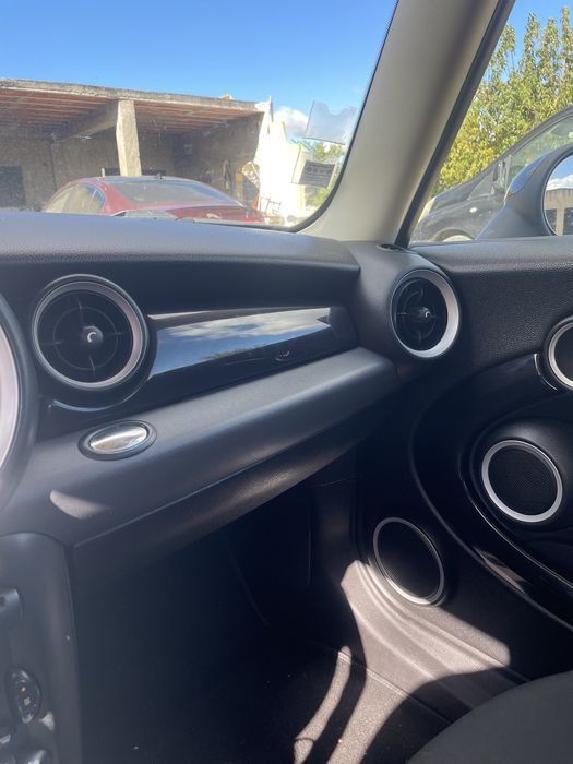 Mini Cooper 1.6d full extras / muito estimado com histórico manutenção