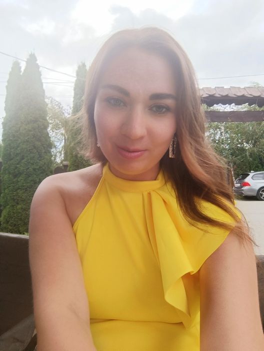 Ведуча ваших заходів (в наявності апаратура для проведення свята)