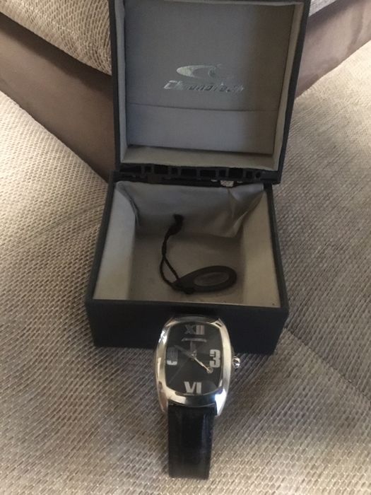 Продам Часы в отличном состоянии