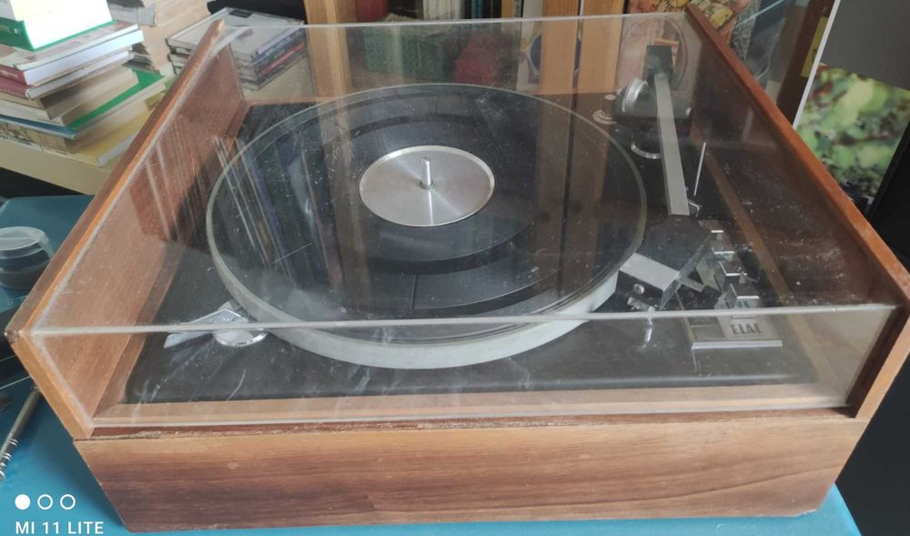 Gira Discos ELAC Miracord 50H