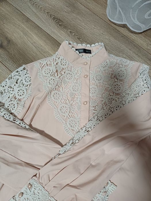 блузка з мереживом