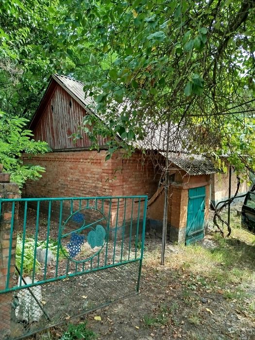 Продам будинок в затишному тихому селi