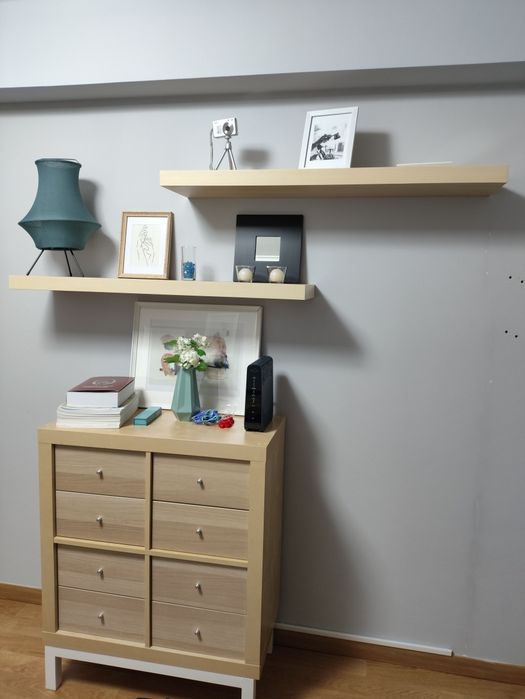 Kallax IKEA com gavetas, pés e prateleiras