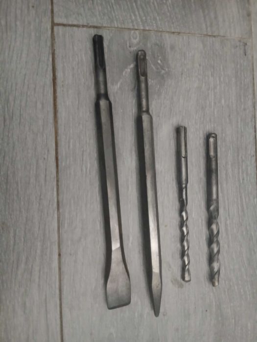 Młotowiertarka SDS 1050W. 5,0 j