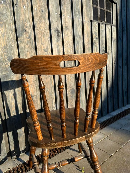 Vintage krzesło "Made in Yugoslavia" – klasyczny styl