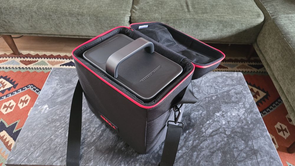 Projetor Anker Nebula Cosmos Laser 4K