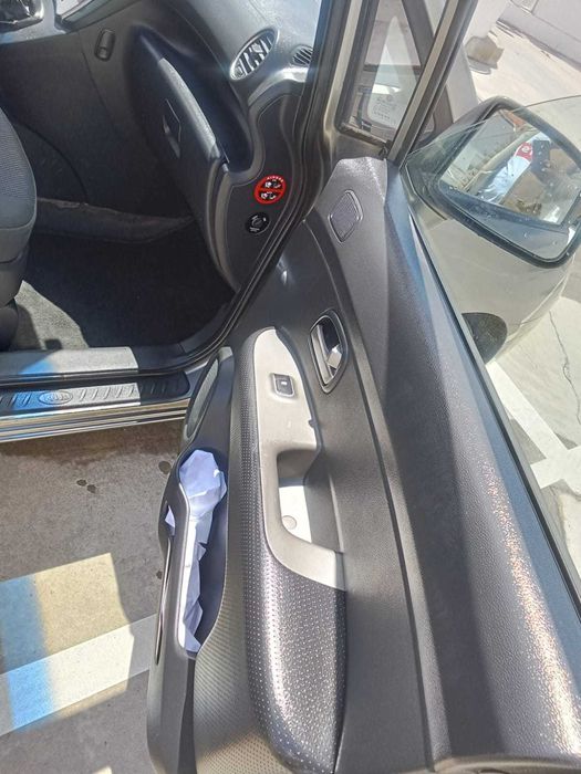 Kia Carens - 7 Lugares