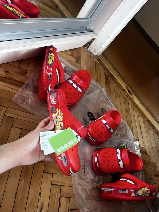 Крокси crocs mcqueen