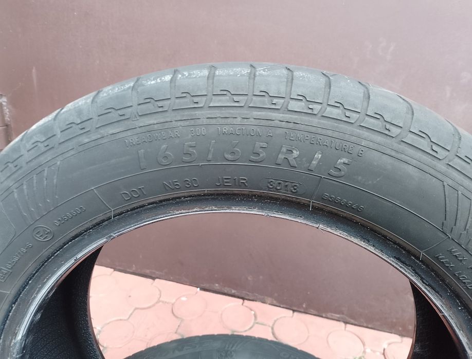 Резина Dunlop 165 65 15 шини скати
