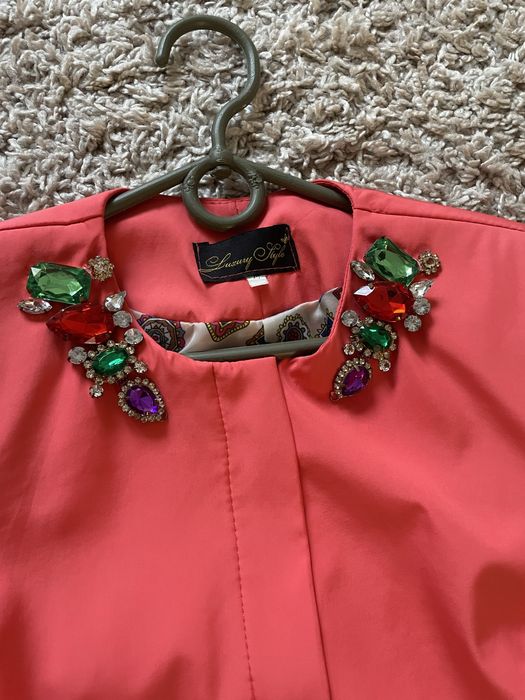 Жіночий весняний плащ