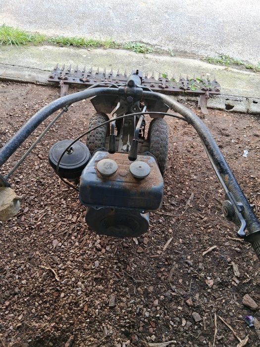 Ceifeira para venda com mudanças