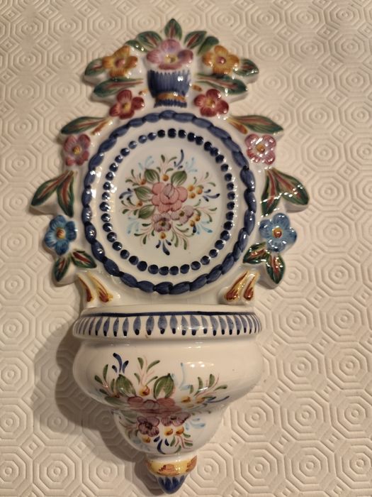 Pia de Água Benta de Valadares, a cerâmica de Gaia Pintura Manual