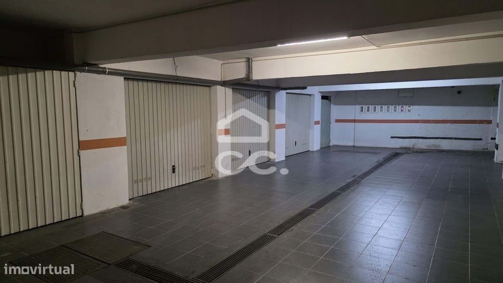 Oportunidade em Setúbal: Garagem Fechada (Box) com 19,50 m2