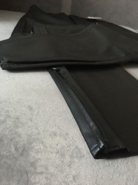 Spodnie Zara czarne eco skóra rozm.XS