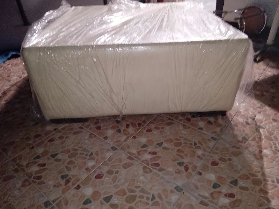 Venda urgente Sofá  branco – Bom estado