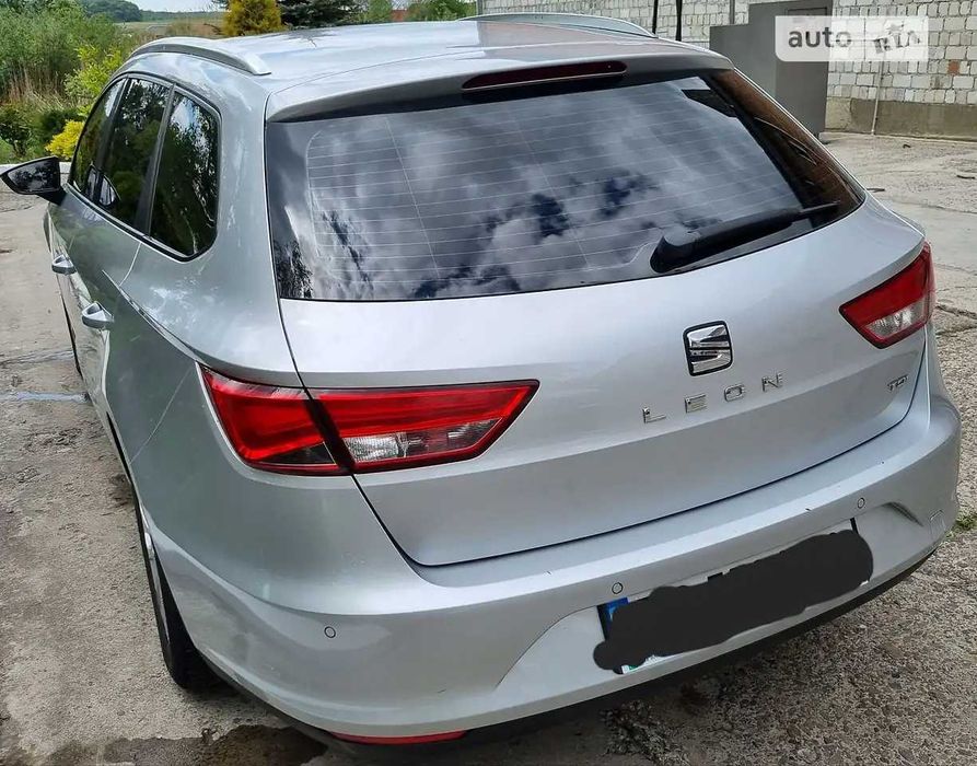 Автомобіль Seat Leon 2014
