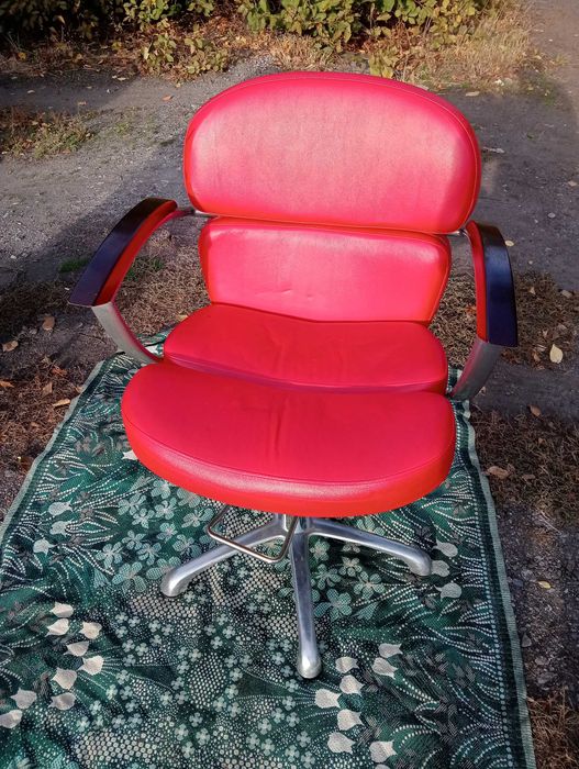 Мийка та крісло перукарське