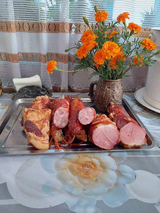 Домашні консерви, пештет, рибні, мясні, тушенки, каші з м'ясом яловичи