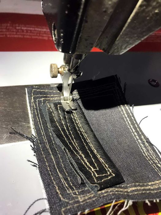 Промислова швейна машинка 1022М  стібок 8мм з ел.приводом 220V 150Wt