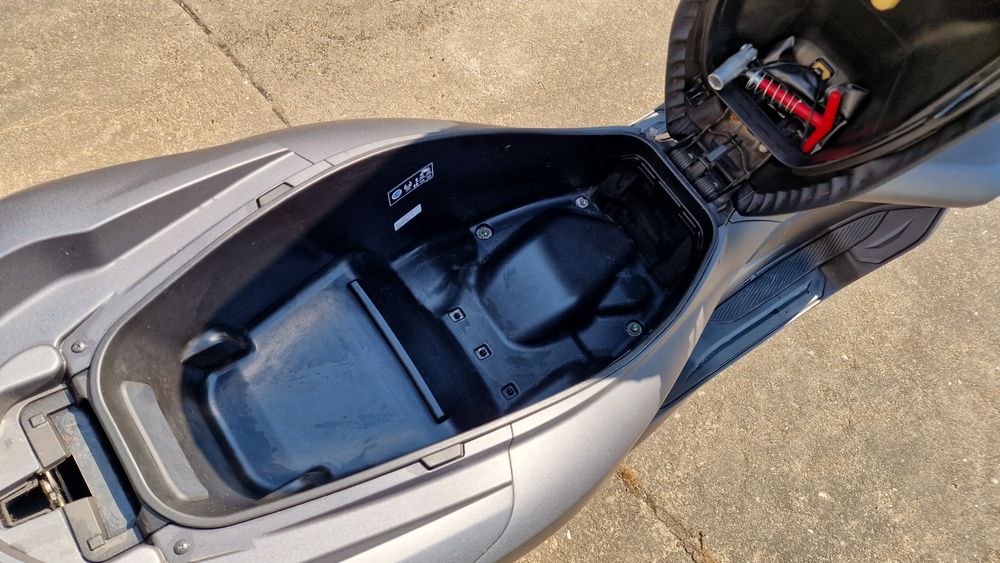 Honda PCX 125 + Mala GIVI 29L