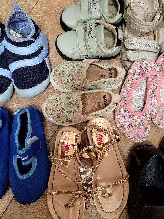 Взуття дитяче для дівчинки для хлопчика