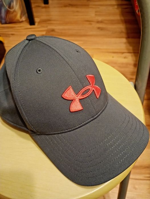 Czapka Under Armour – regulowana, stan bardzo dobry