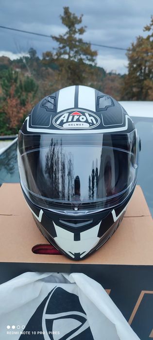 Capacete Airoh Integral - Tamanho M | Preto/ Branco | Pinlock