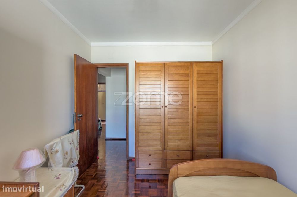Apartamento T3 em Alfornelos — junto ao Metro