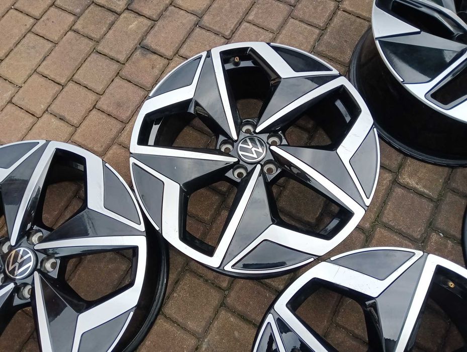 Oryginalne felgi od volkswagena 7.5jx19 et 50