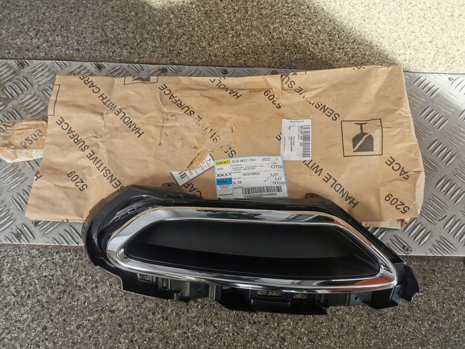 zaslepka kratka wydechu prawy tyl vw passat b8 3g0807764