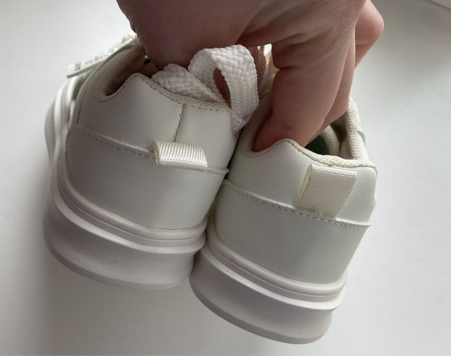Білі кросівки, хайтопи