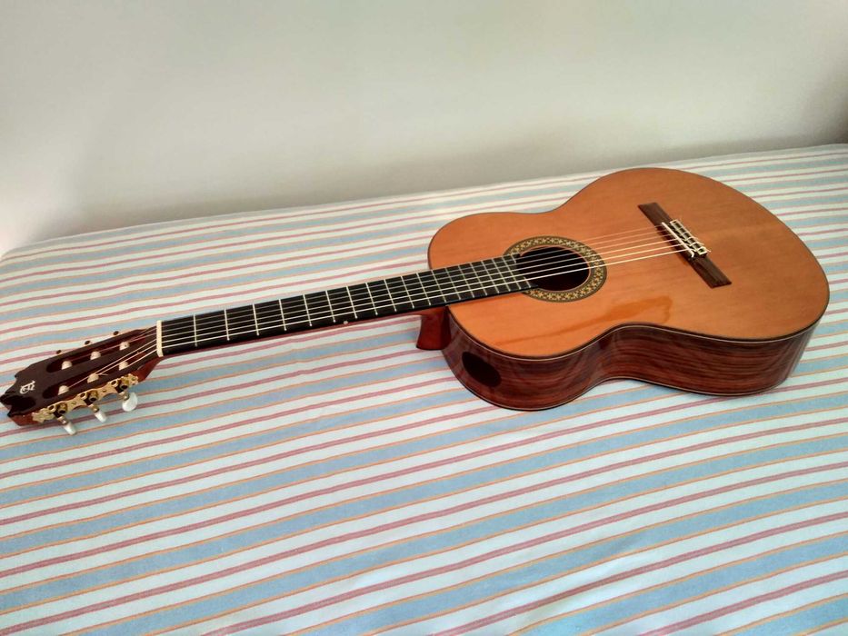 Vendo guitarra clássica Alhambra 4P