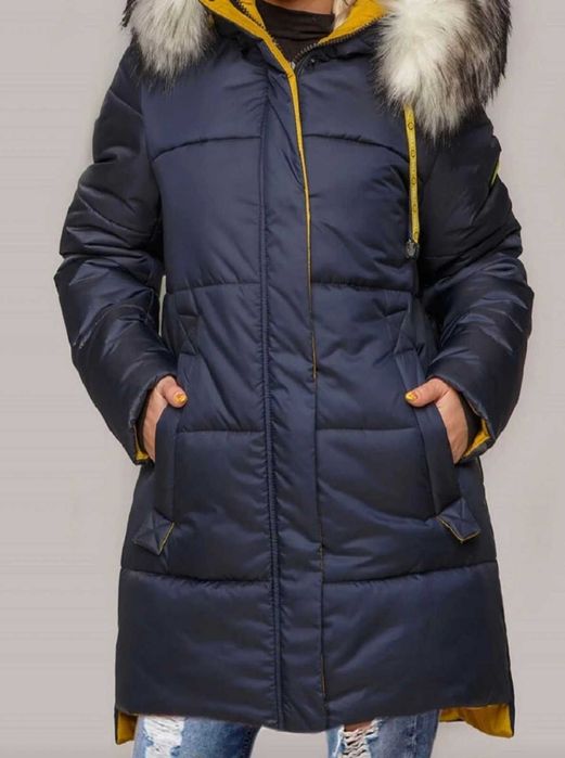 Продаю Зимову куртку з хутром(темно-синій колір)