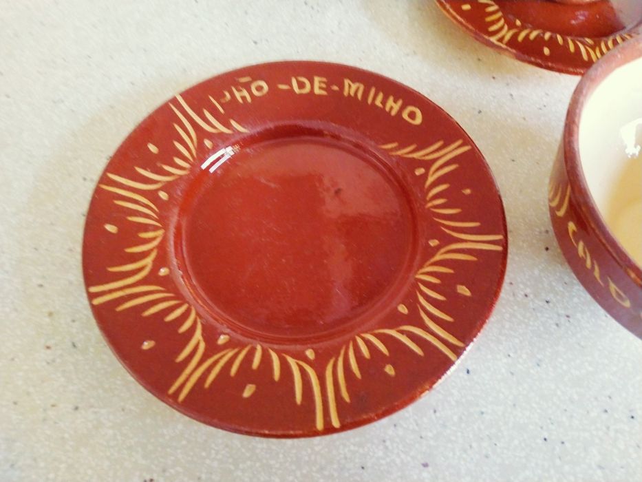 6 tijelas de caldo verde com pires, usadas mas em bom estado.