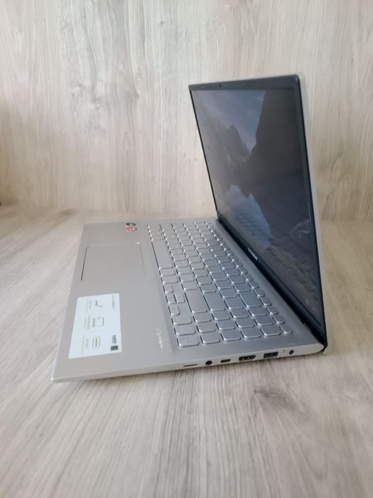 Ноутбук Ultrabook Asus VivoBook Ryzen 7 12GB SSD 512 RX Vega 10 FHD