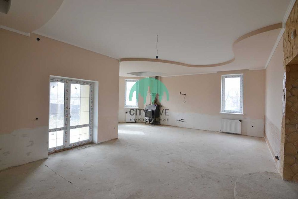 Продається будинок 296 м² у с. Микитинці (60)