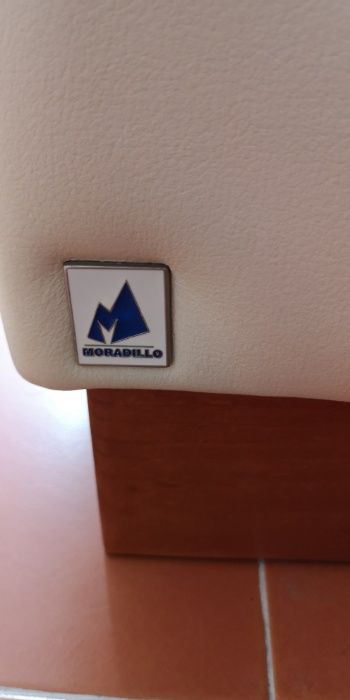 Sofá (2 lugares) - Espaços pequenos (165 cm x 95 cm x 87 cm)