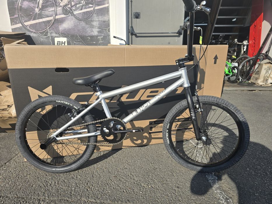 Bicicleta bmx nova barataa