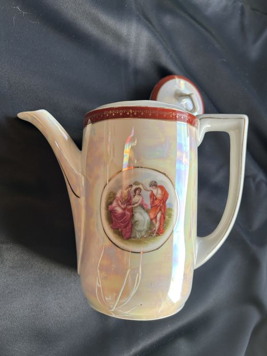 Bule de porcelana com pintura