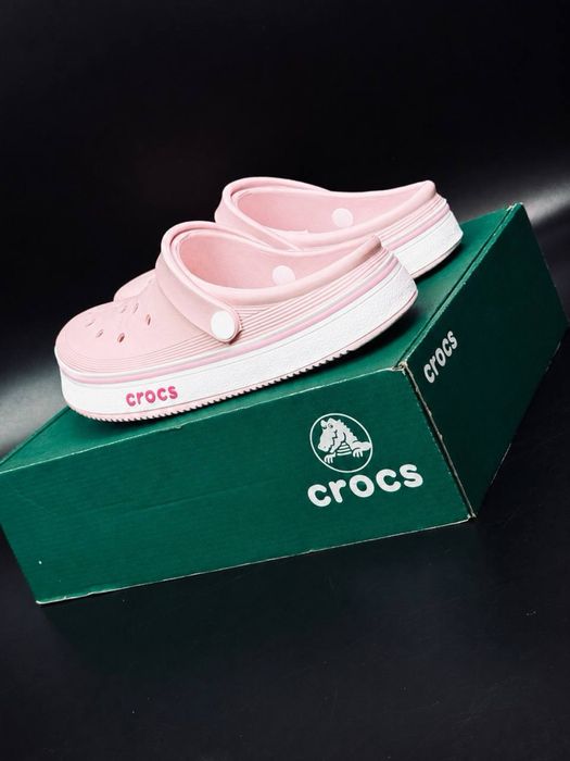 Рожеві крокси • новинка 2026 • купить крокси • Crocs женські для вулиці і дому • якісні зручні крокси • ніжно рожеві тапки жіночі