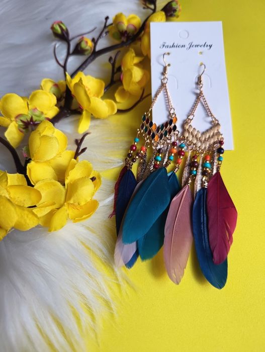 Kolczyki kolorowe piórka. Produkt nowy