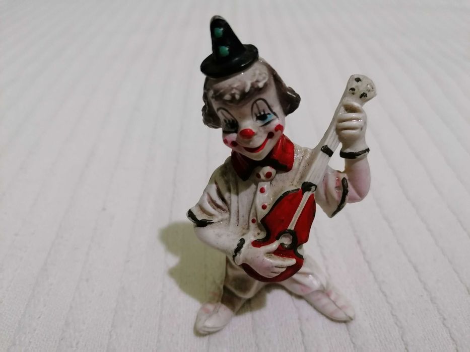 Palhaço músico guitarrista em PVC, boneco decorativo ou brinquedo