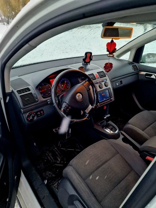 VW Touran R Line 2 0 TDI