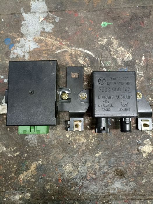 Moduł servotronic BMW e32