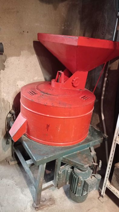 Moinho de cereais elétrico