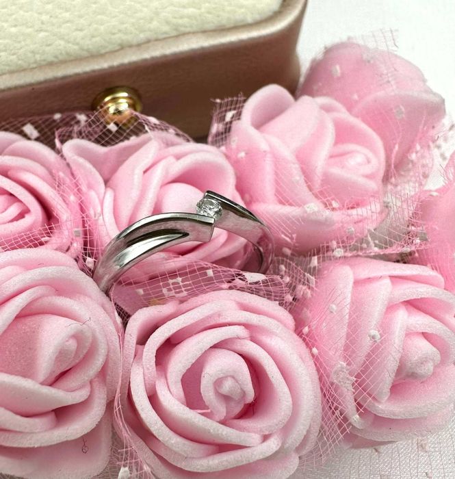 Złoty pierścionek z DIAMENTEM Rozmiar 7 Białe ZŁOTO 585 14K Apart