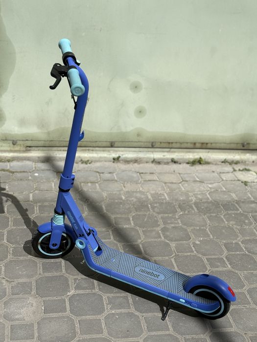 Електросамокат Ninebot eKickScooter ZING E8