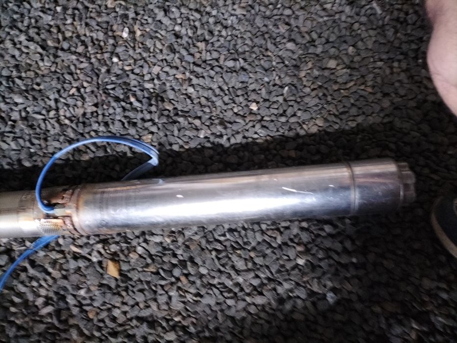 Duas bombas para furo