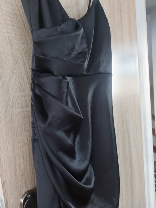 Długa satynowa sukienka 40/42